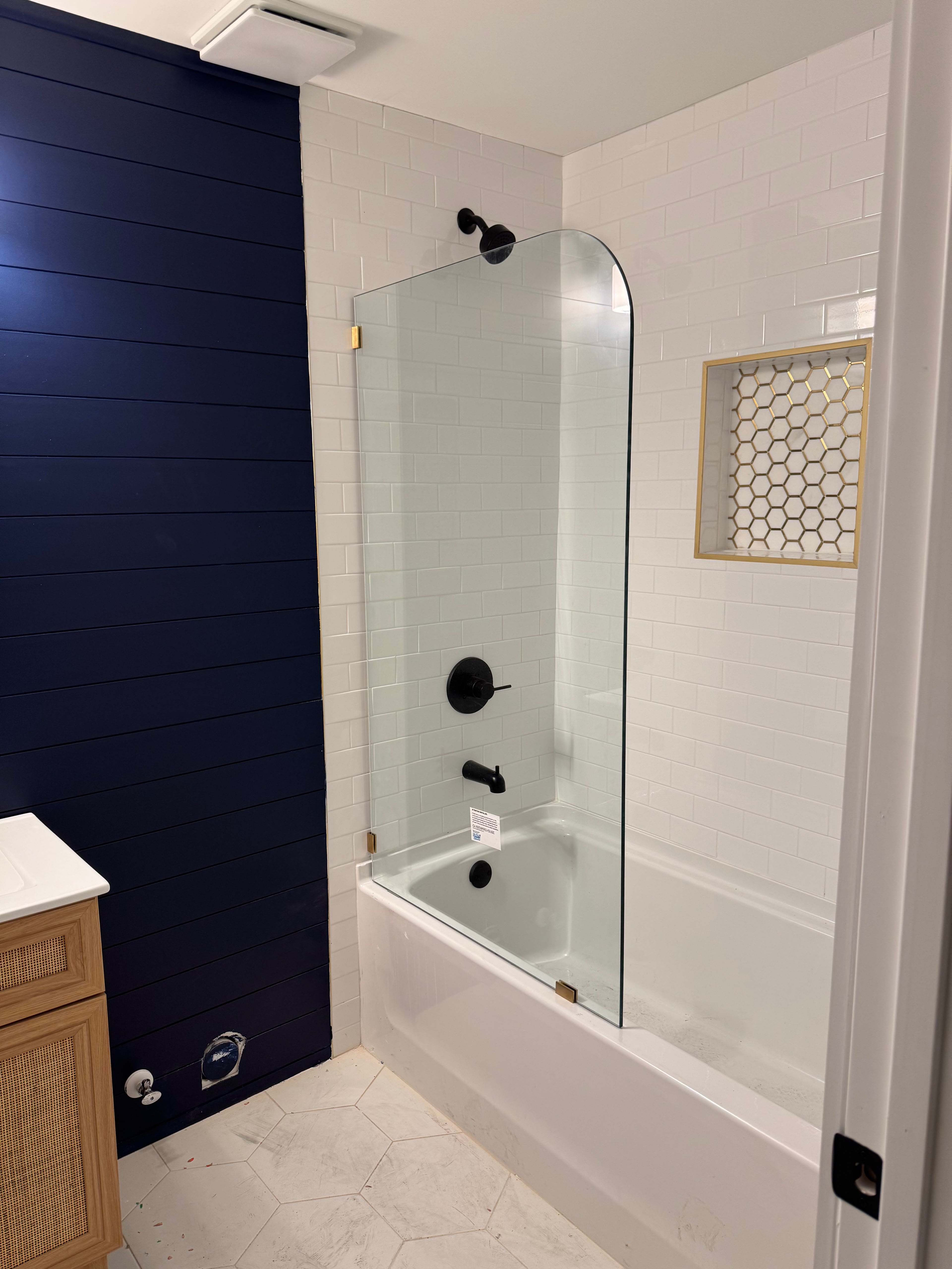 Bathrooms image 8